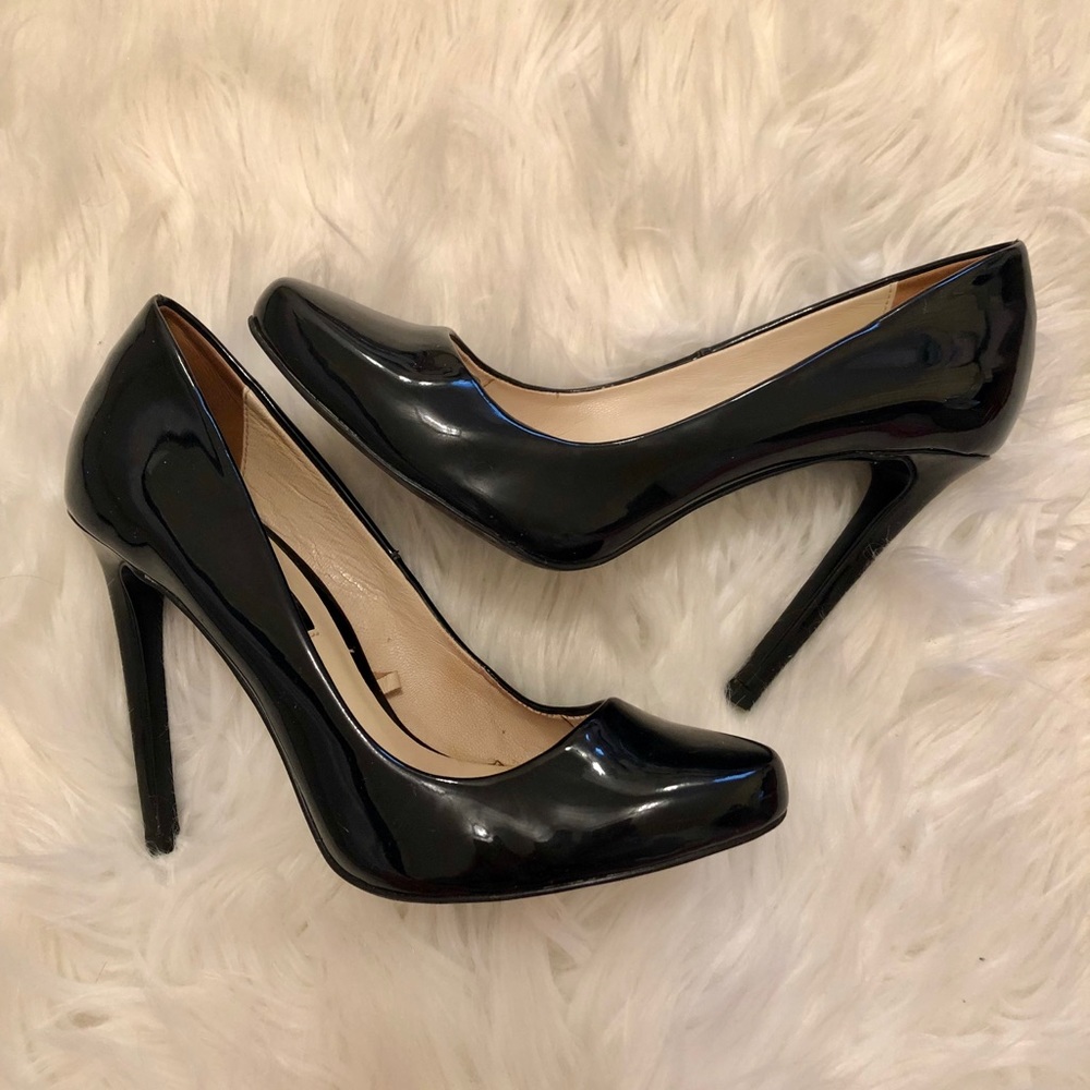 🔥 Black Patent Leather Heels